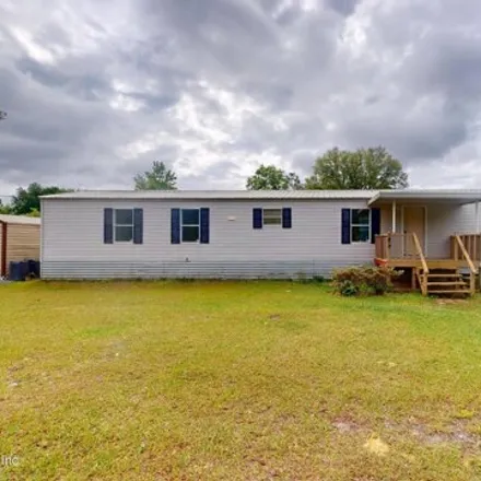 Buy this studio apartment on 1441 Bluejay Drive in Clay County, FL 32068
