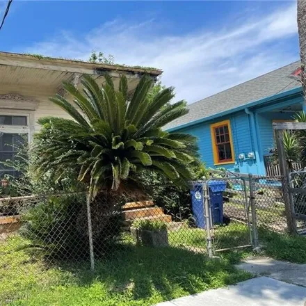 Buy this 2 bed house on 1563 North White Street in New Orleans, LA 70119