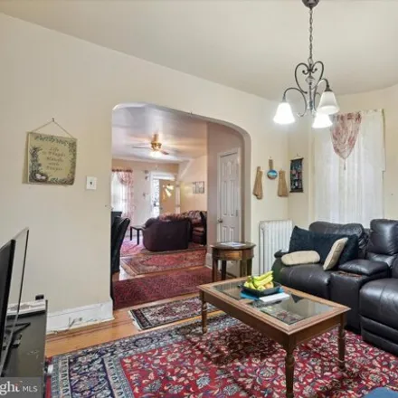 Image 4 - 6088 Haddington Lane, Philadelphia, PA 19151, USA - House for sale