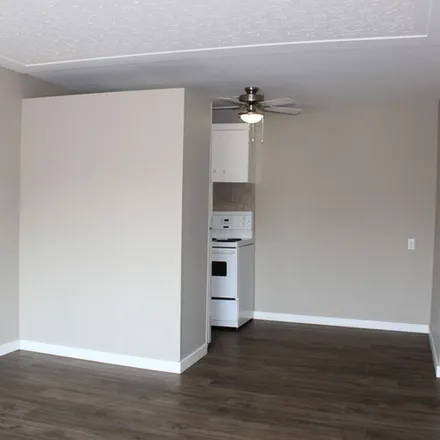 Image 6 - 10328 103 Avenue NW, Edmonton, AB T5N 3W6, Canada - Apartment for rent