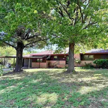 Buy this 2 bed house on 918 Northwest Runyon Road in Lawton, OK 73507
