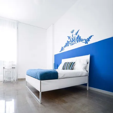 Rent this 5 bed room on Via Filippo Argelati in 30B, 20143 Milan MI