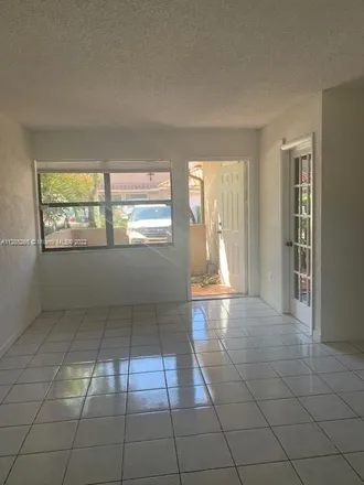 Image 6 - 401 West 49th Street, Palm Springs, Hialeah, FL 33012, USA - Townhouse for rent