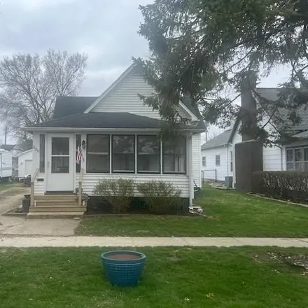 Buy this 3 bed house on 329 West Elm Street in Hoopeston, IL 60942