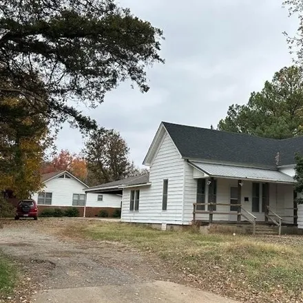 Image 2 - 1003 North College Avenue, Clarksville, AR 72830, USA - House for sale