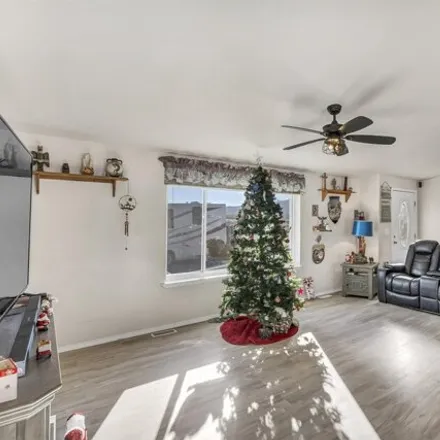Image 6 - 3079 Mono Street, Silver Springs, NV 89429, USA - Apartment for sale