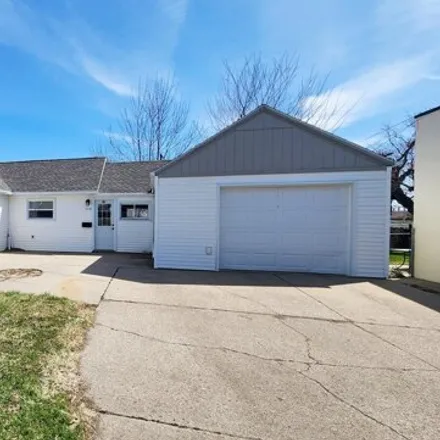 Buy this 3 bed house on 959 1st Street Northwest in Mandan, ND 58554