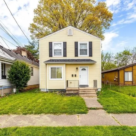 Buy this studio house on 2149 Madison Avenue in Hamilton, OH 45015