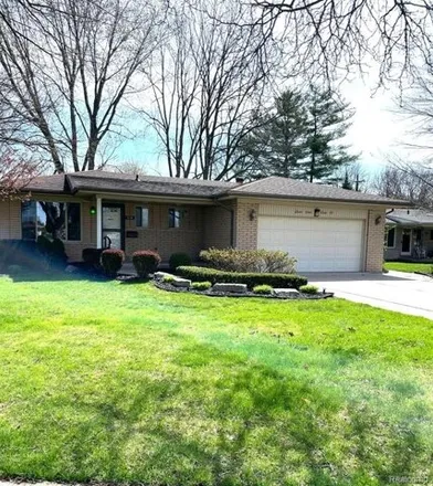 Buy this 3 bed house on 5106 Babbit Drive in Troy, MI 48085
