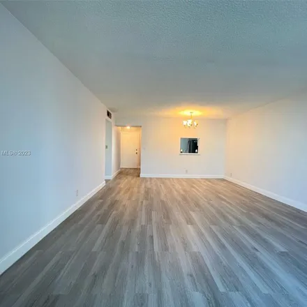 Image 8 - 312 Northeast 14th Avenue, Hallandale Beach, FL 33009, USA - Apartment for rent