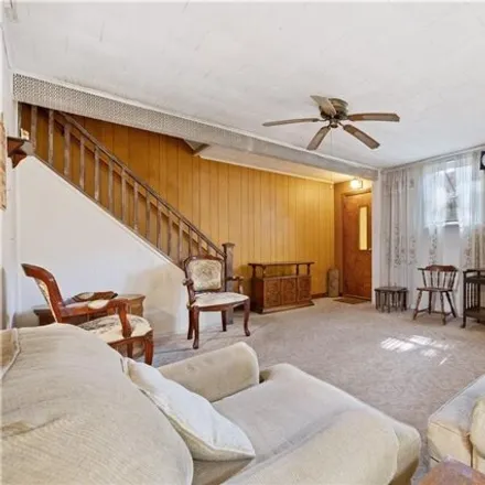 Image 3 - 1965 East 28th Street, New York, NY 11229, USA - House for sale