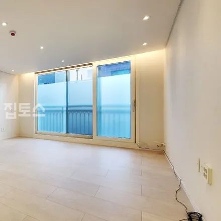 Image 2 - 서울특별시 송파구 문정동 55-14 - Apartment for rent