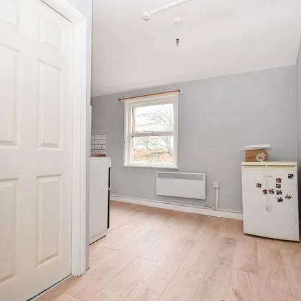 Rent this 1 bed apartment on Lincoln Street in Leicester, LE2 0BR