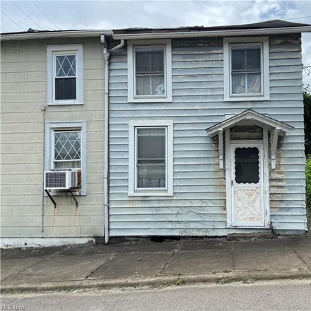 Rent this 3 bed house on 702 Dock Street in La Belle, Steubenville