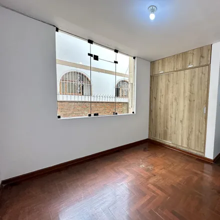 Buy this studio apartment on Avenida Andrés Tinoco in Santiago de Surco, Lima Metropolitan Area 15803