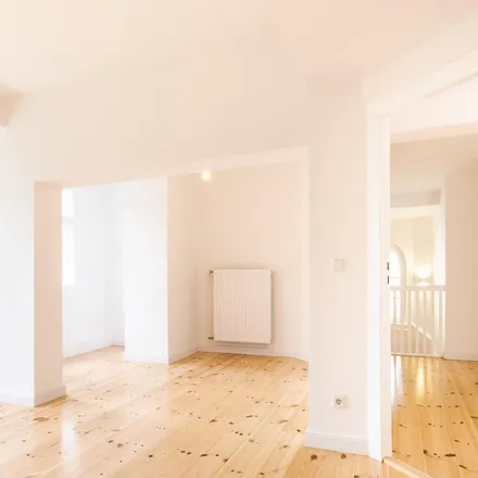 Rent this 6 bed apartment on Bismarckplatz in Hubertusallee, 14193 Berlin