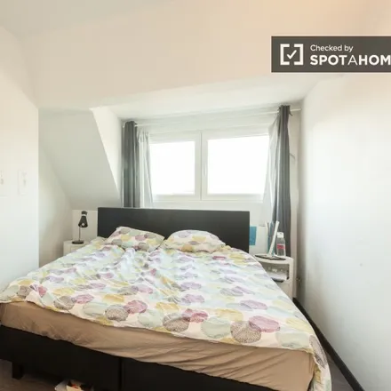 Rent this 3 bed room on Avenue d'Auderghem - Oudergemlaan 290 in 1040 Etterbeek, Belgium