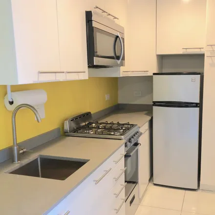 Rent this 1 bed apartment on 920 McFarland Avenue in Los Angeles, CA 90744