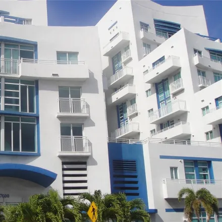 Image 3 - Miami Beach City Hall, Convention Center Drive, Miami Beach, FL 33119, USA - Loft for rent