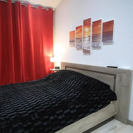 Rent this 1 bed apartment on 84850 Camaret-sur-Aigues