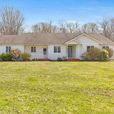 Buy this 4 bed house on 2 Salt Rock Road in Hanover, Southeastern Connecticut Planning Region