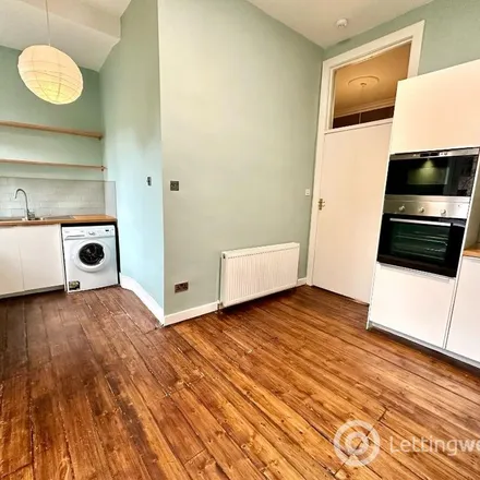 Image 3 - 7 Kennoway Drive, Thornwood, Glasgow, G11 7UA, United Kingdom - Apartment for rent