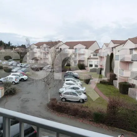 Rent this 1 bed apartment on 11 Boulevard Delhumeau Plessis in 49300 Cholet, France