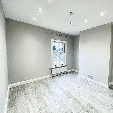 Image 3 - 6 Grove Hill Road, Greenhill, London, HA1 3AB, United Kingdom - Apartment for rent
