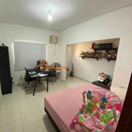 Buy this 2 bed house on Rua Vinte e Cinco in Morada do Ouro, Cuiabá - MT