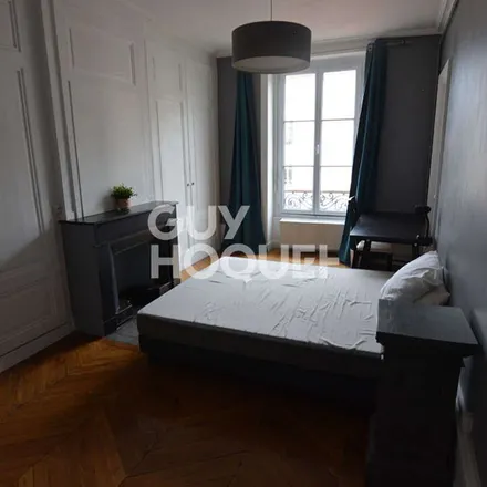 Image 1 - 2 Place Sathonay, 69001 Lyon, France - Apartment for rent