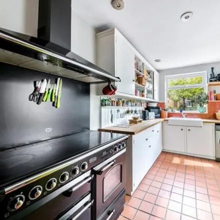 Image 4 - 93 Osterley Park View Road, London, W7 2HG, United Kingdom - House for sale