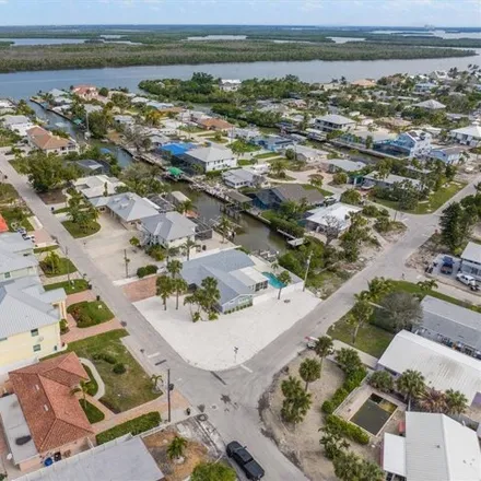 Image 3 - 3309 Shell Mound Boulevard, Fort Myers Beach, Lee County, FL 33931, USA - House for sale