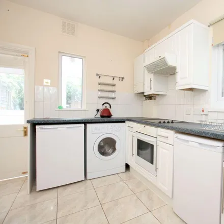 Image 3 - Arica Road, London, SE4 2PZ, United Kingdom - Townhouse for rent