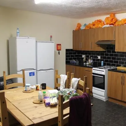 Image 2 - Highnam Crescent Road, Sheffield, S10 1BZ, United Kingdom - Townhouse for rent