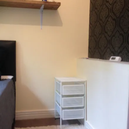 Rent this 3 bed room on Waterside Drive in Birmingham, B18 5RY