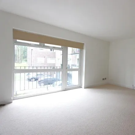 Image 4 - Ladies Spring Court, Abbeydale Road South, Sheffield, S17 3LH, United Kingdom - Apartment for rent