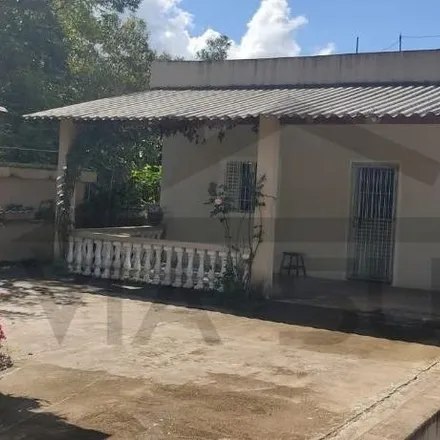 Buy this 3 bed house on Avenida Evaristo Delfino Pinto in Centro, São Lourenço da Serra - SP