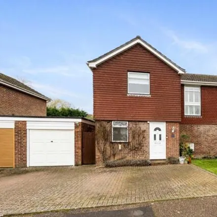 Buy this 4 bed house on Swaynes in 32 Woodfield Road, Cox Green