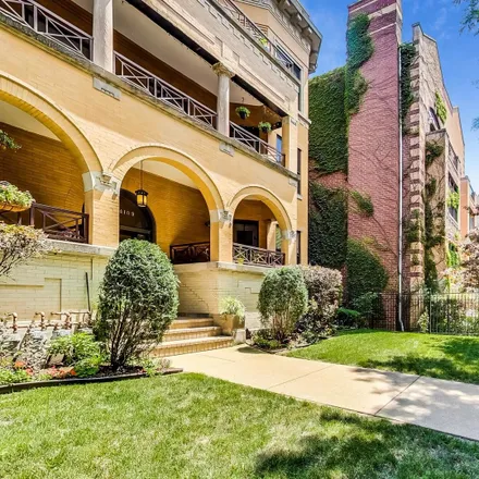 Image 2 - 4119 North Kenmore Avenue, Chicago, IL 60613, USA - House for sale