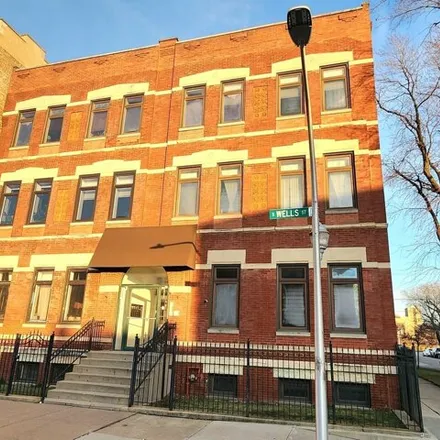 Buy this 3 bed condo on 2841-2843 South Wells Street in Chicago, IL 60616