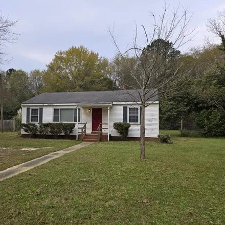 Rent this 3 bed house on 598 Mimosa Drive in Dublin, GA 31021