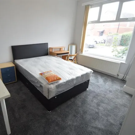 Image 4 - Willesden Avenue, Victoria Park, Manchester, M13 0ZN, United Kingdom - House for rent