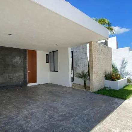 Rent this 4 bed house on unnamed road in Temozón Norte, 97110 Mérida