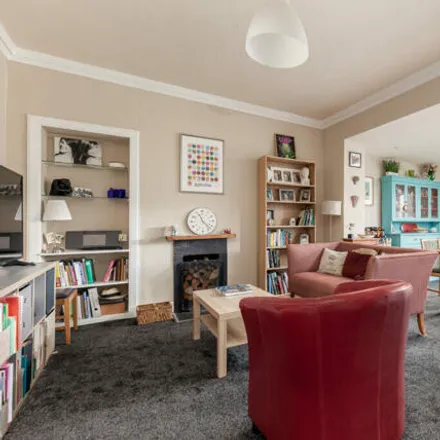Image 4 - 25 Featherhall Crescent North, City of Edinburgh, EH12 7TY, United Kingdom - House for sale
