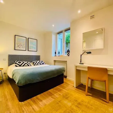 Rent this 1 bed apartment on Avenue Legrand - Legrandlaan 57 in 1050 Ixelles - Elsene, Belgium