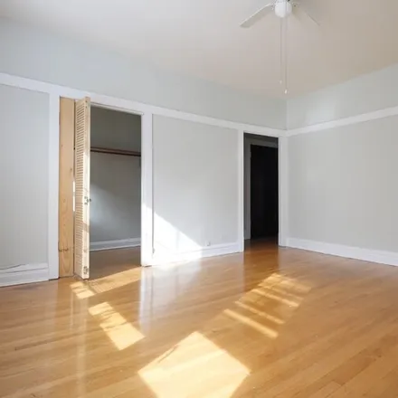 Rent this studio apartment on 719 W Barry Ave