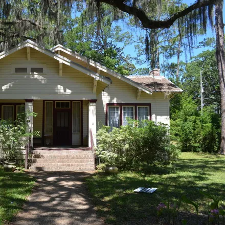 Buy this 3 bed house on 411 North Quincy Street in Perry, FL 32347