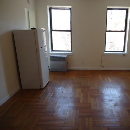 Rent this studio house on 99 South Oxford Street in New York, NY 11238