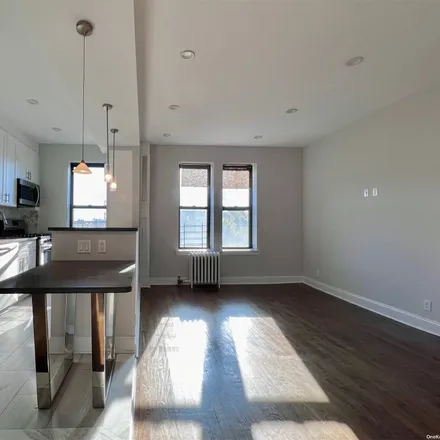 Image 3 - 21-63 38th Street, New York, NY 11105, USA - Apartment for rent