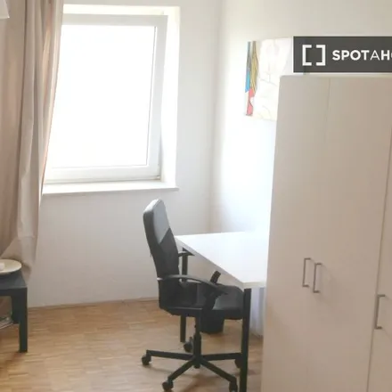 Image 2 - Elisabethplatz 4, 80796 Munich, Germany - Room for rent